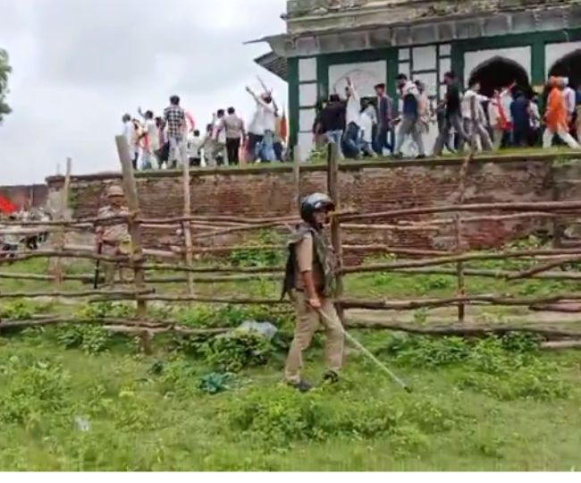 Fatehpur Tomb or Thakur Ji temple dispute 
